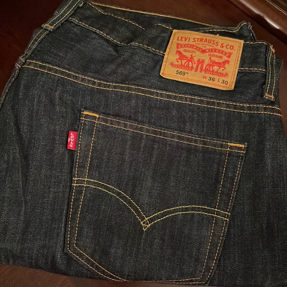 Levi’s 569 36x30 jeans